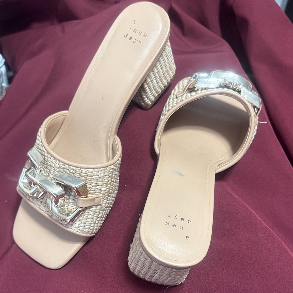 A New Day Women's Cream and Gold Mules